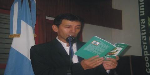 Jose Luis Alarcón presentó su nuevo libro